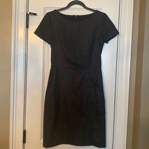 Women’s NWT theory short sleeve dress with pockets. Dark gray and fully lined.